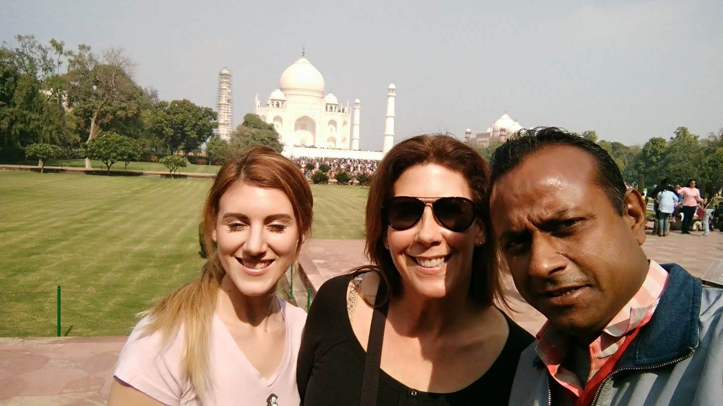 Private car day tour to Taj Mahal picture