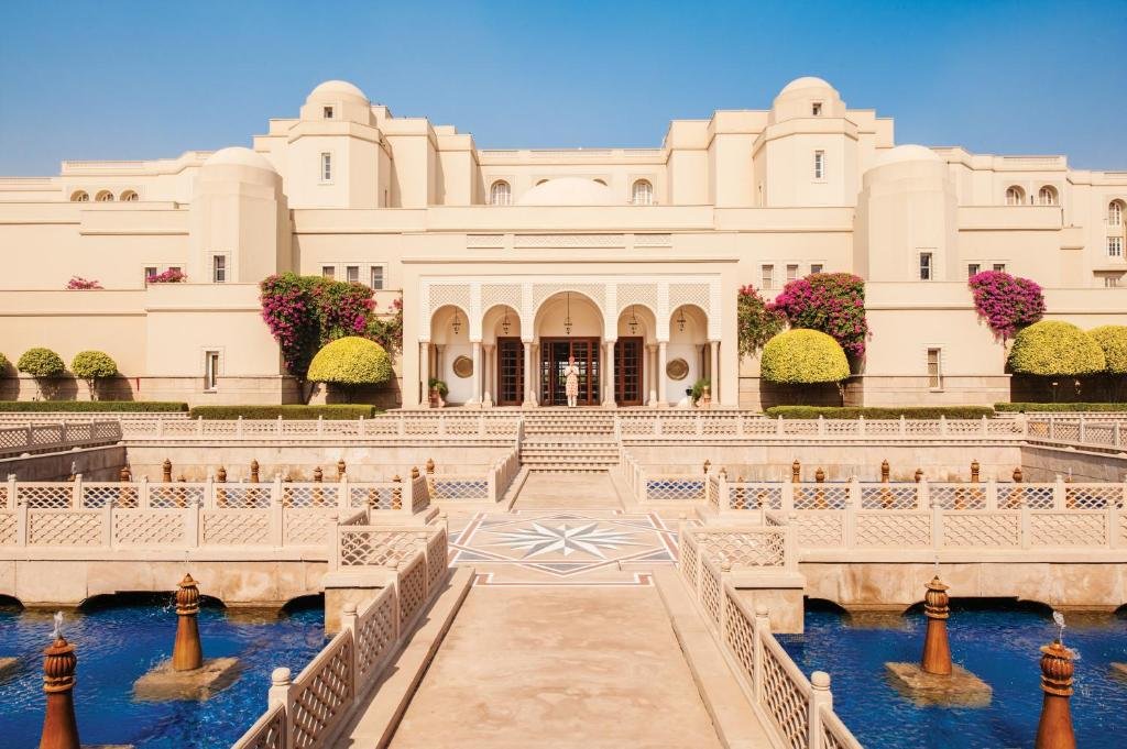 5+ Star Hotel Image